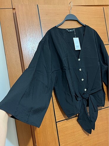 F&F F&F 40 beden bluz. Etiketli üründür.