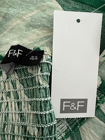 l Beden yeşil Renk F&F 40 beden crop bluz. Etiketli üründür.