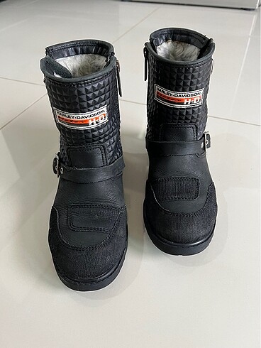 HARLEY DAVIDSON 33 numara bot. Orjinaldir.