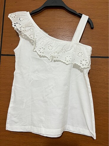 8 Yaş Beden beyaz Renk LC Waikiki 8-9 yaş fistolu tshirt