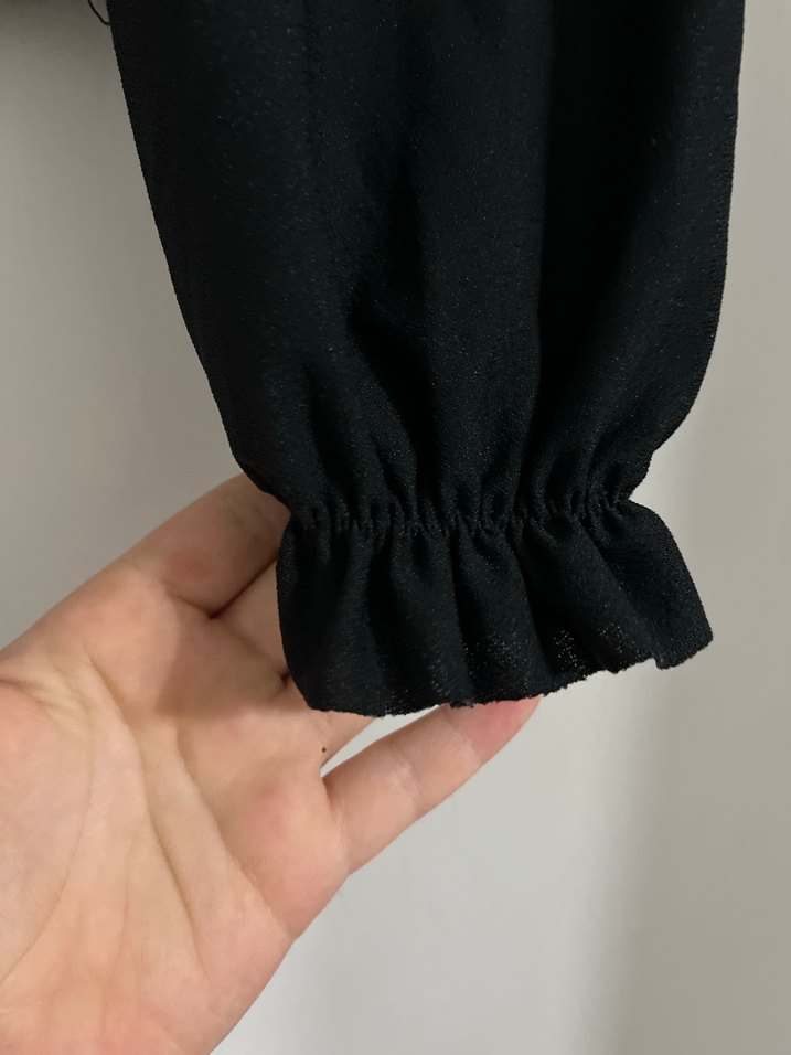 Kadın Siyah Fırfırlı Keten Bluz - Görsel 2