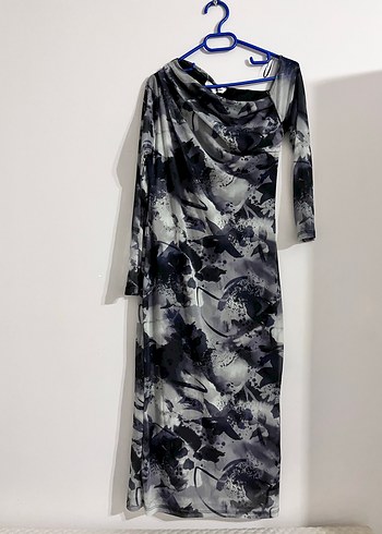 Gri Batik Desenli Uzun Drapeli Kadın Elbise - Görsel 2