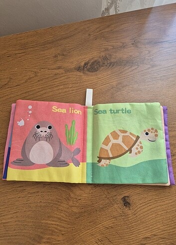 Baby Einstein Hışırtılı kumaş kitap