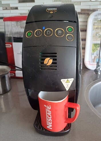 Nescafe makinasi