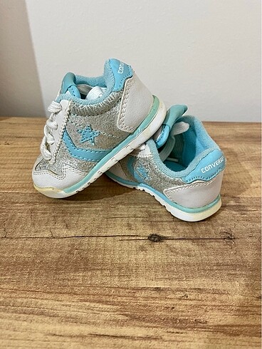 Converse 20 numara spor ayakkabı