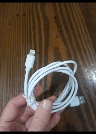 İphone Apple şarj kablosu ...hiçbir sorunu yoktur 
