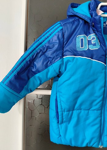 Adidas orjinal Erkek Çocuk Mavi Kapüşonlu Fermuarlı Mont - Görsel 2