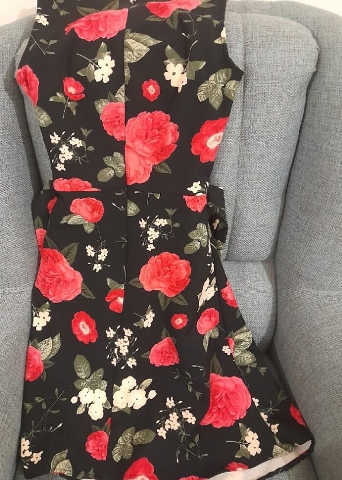 Çiçekli elbise - Görsel 2