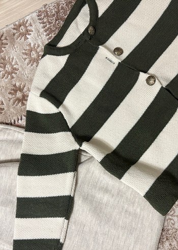 Gri Zebra Desenli Fitilli Kadın Triko Takım
S/M beden icin uygun - Görsel 3