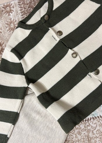 Gri Zebra Desenli Fitilli Kadın Triko Takım
S/M beden icin uygun - Görsel 2