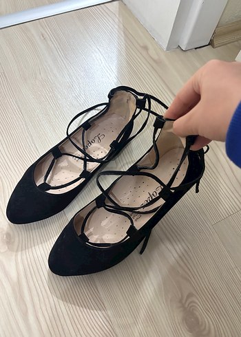 Siyah Elastik Bağcıklı Kadın Stiletto - Görsel 2