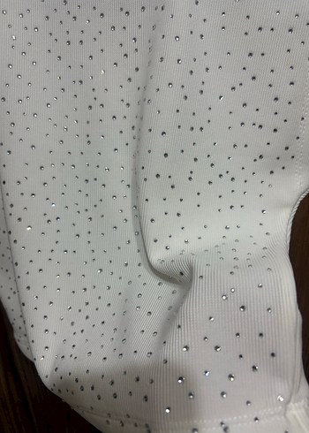 Taşlı Beyaz Kolsuz Crop Top - Görsel 5