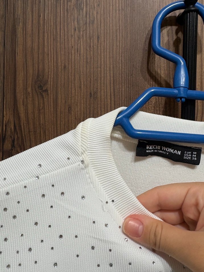 Taşlı Beyaz Kolsuz Crop Top - Görsel 4