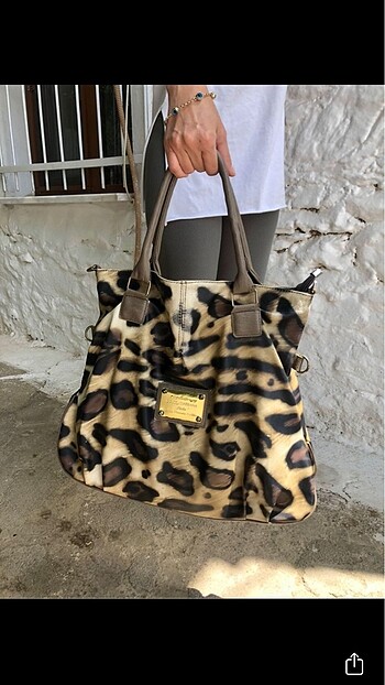 Dolce & Gabbana Leopar desenli büyük boy kol çantası