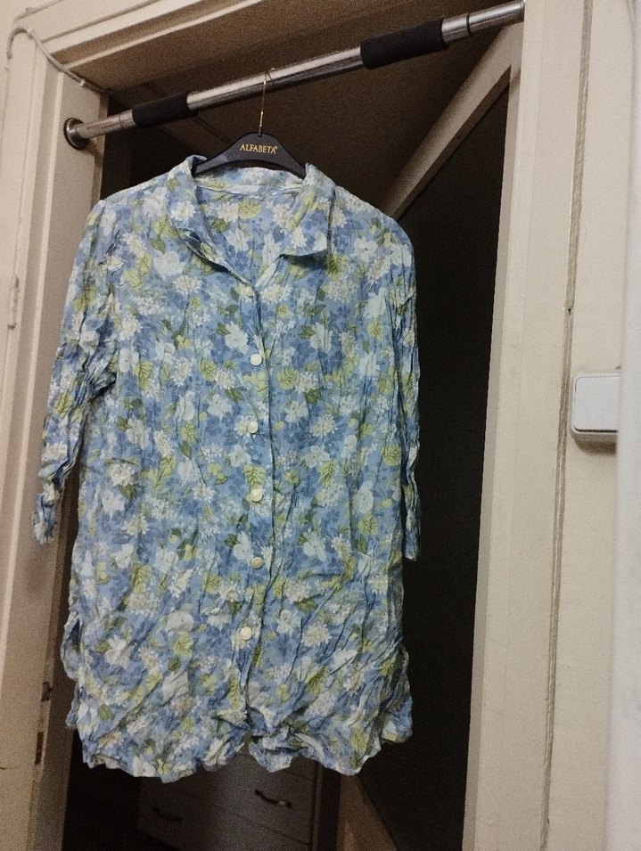 Düğmeli Mavi Çiçekli Keten Gömlek - Görsel 2