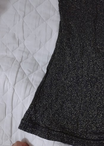 Siyah Vücuda Oturan Kolsuz Kadın Atlet - Görsel 3