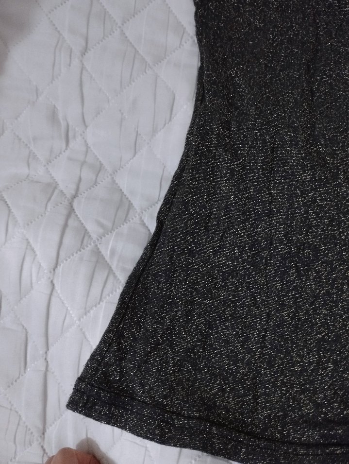 Siyah Vücuda Oturan Kolsuz Kadın Atlet - Görsel 3