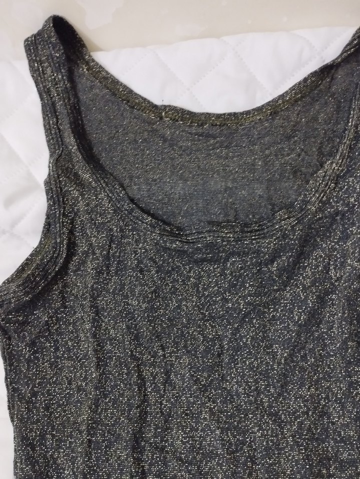 Siyah Vücuda Oturan Kolsuz Kadın Atlet - Görsel 4