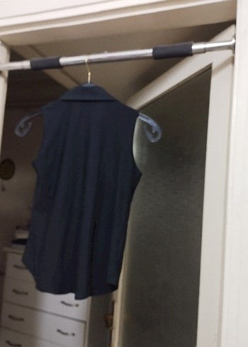 Siyah Keten Düğmeli Kolsuz Gömlek - Görsel 4