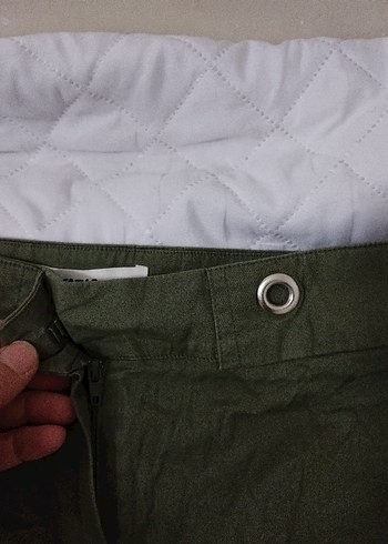 Kadın Yeşil Kemerli Keten Mini Pantolon - Görsel 5