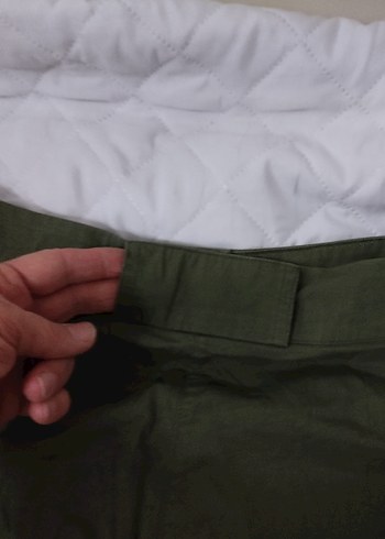 Kadın Yeşil Kemerli Keten Mini Pantolon - Görsel 12