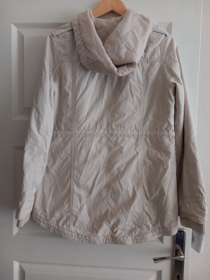 Bej Düğmeli kadın mont - Görsel 3