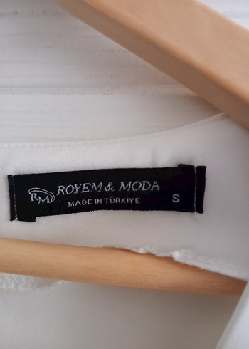 V Yaka Kısa Kollu Midi Beyaz elbise - Görsel 4