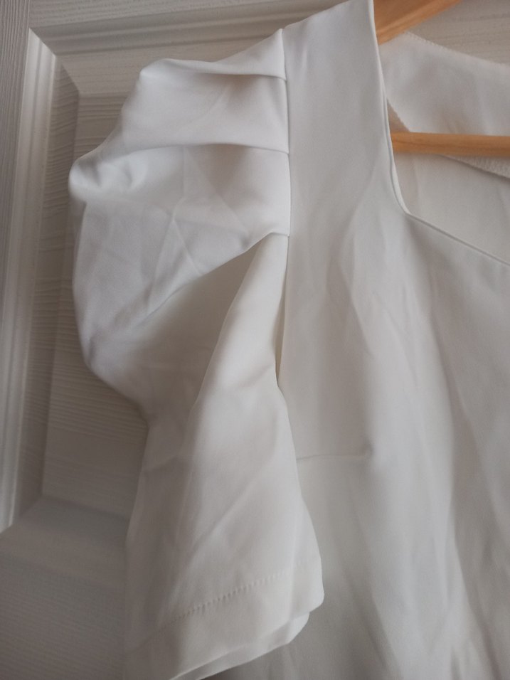 V Yaka Kısa Kollu Midi Beyaz elbise - Görsel 3