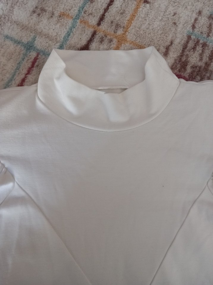 Beyaz Yüksek Yakalı Kadın badiy - Görsel 5