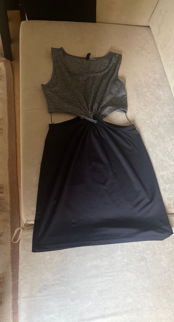 Gri ve Siyah Drapeli Midi Elbise - Görsel 2