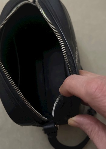 Calvin Klein Kadın Siyah Deri Çapraz Çanta - Görsel 9