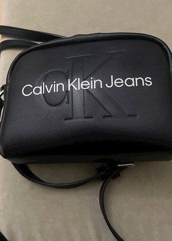 Calvin Klein Kadın Siyah Deri Çapraz Çanta - Görsel 10