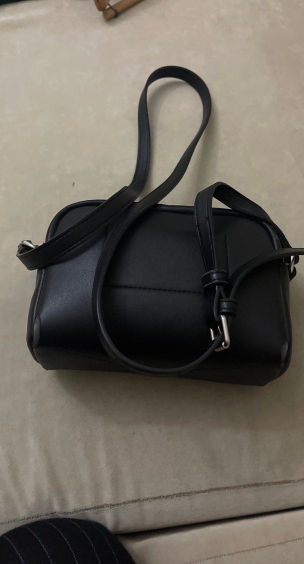 Calvin Klein Kadın Siyah Deri Çapraz Çanta - Görsel 5