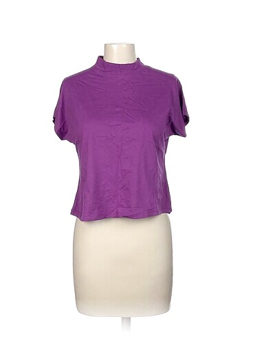 Diğer T-shirt %70 İndirimli.