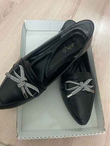 Nine West Taşlı babet