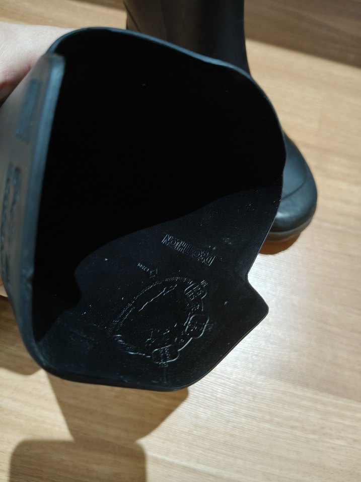 Siyah Lastik Yağmur Çizmesi - Görsel 3