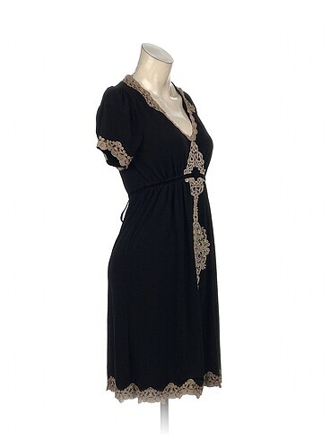 Diğer PreLoved Kısa Elbise %70 İndirimli.