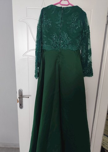 Uzun Kollu İşlemeli Yeşil Abiye Elbise - Görsel 2
