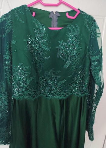 Uzun Kollu İşlemeli Yeşil Abiye Elbise - Görsel 4