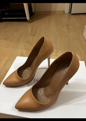 Bej Deri Stiletto Topuklu Kadın Ayakkabı - Görsel 4