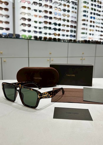 Tom Ford Koyu Kahverengi Tokalı Kadın Güneş Gözlüğü - Görsel 2