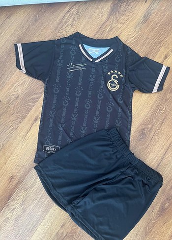 Erkek Siyah Kısa Kollu Spor Tişört ve Şort Takımı