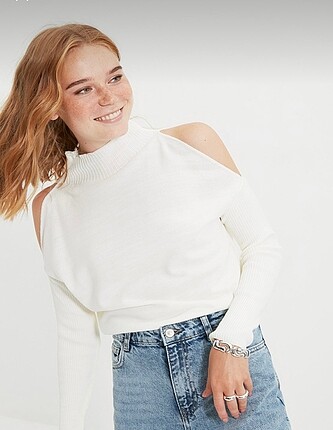 Trendyolmilla omuz dekolteli triko