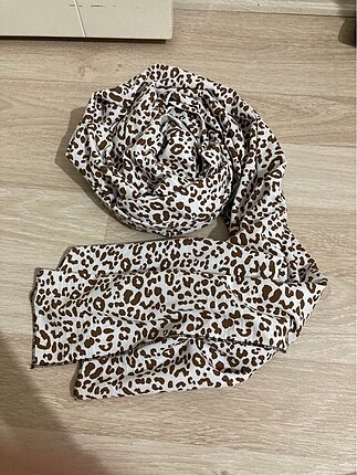 Leopar desenli şal
