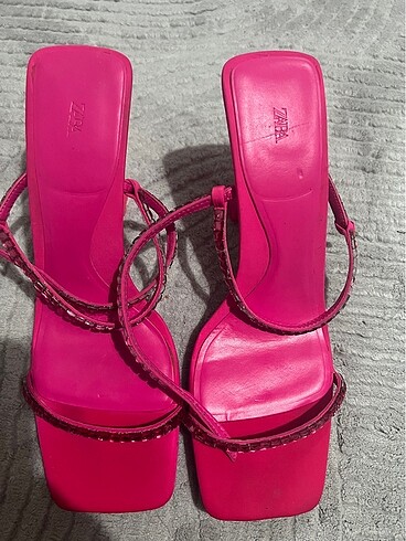 Zara Zara taşlı ayakkabı