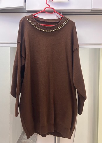 Zincir Detaylı Uzun Kahverengi Kadın Kazak - Görsel 2