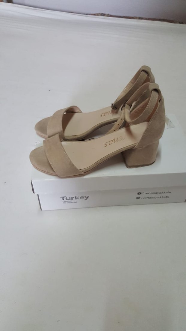 Bej Süet Tokalı Kadın Topuklu Sandalet - Görsel 3