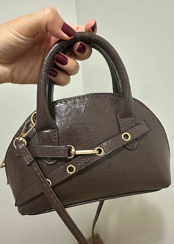 Zara Kahverengi Parlak Deri Tokalı Kadın Çanta