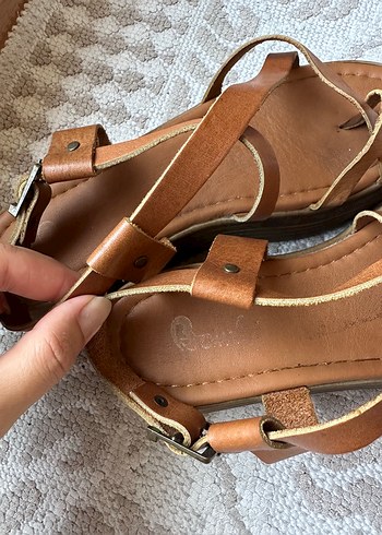 Bambi Deri Taba Kadın Dolgu Topuklu Sandalet