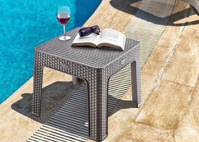 Rattan sehpa